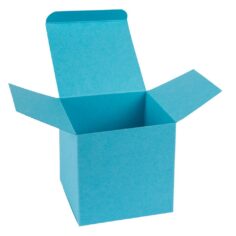 Lichtblauw vierkant doosje